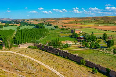 İspanya 'nın Castilla y Leon bölgesinin tarım manzarası.