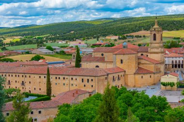 İspanya 'daki Santo Domingo de Silos manastırı manzarası.