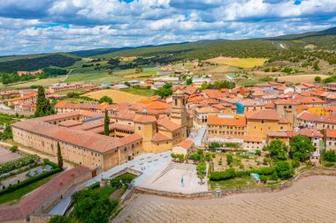İspanya 'daki Santo Domingo de Silos manastırı manzarası.