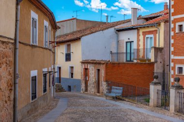 İspanya 'nın Lerma kentindeki ortaçağ sokağı..