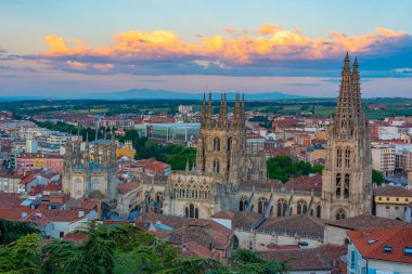 Burgos, İspanya 'nın günbatımı manzarası.