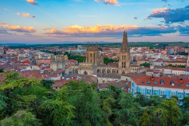 Burgos, İspanya 'nın günbatımı manzarası.