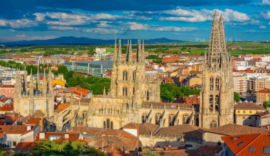 Burgos, İspanya 'nın günbatımı manzarası.