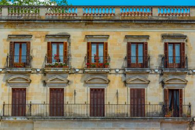 İspanya Vitoria Gasteiz Plaza Espana 'da yaz günü.