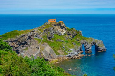 Bilbao, İspanya yakınlarındaki San Juan de Gaztelugatxe Kilisesi.