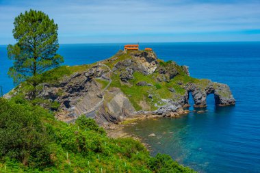 Bilbao, İspanya yakınlarındaki San Juan de Gaztelugatxe Kilisesi.