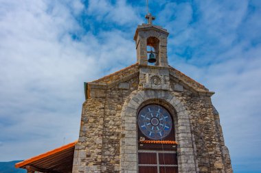 Bilbao, İspanya yakınlarındaki San Juan de Gaztelugatxe Kilisesi.