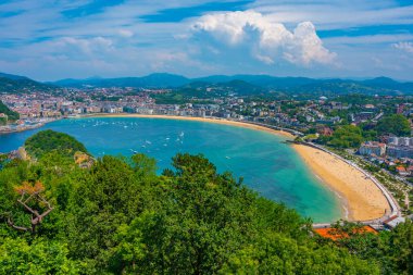 Monte Igueldo, İspanya 'dan San Sebastian' ın Panorama manzarası.