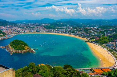 Monte Igueldo, İspanya 'dan San Sebastian' ın Panorama manzarası.
