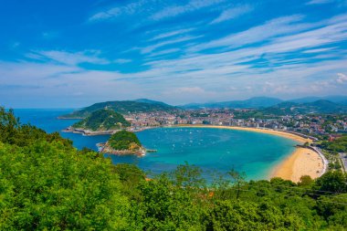 Monte Igueldo, İspanya 'dan San Sebastian' ın Panorama manzarası.