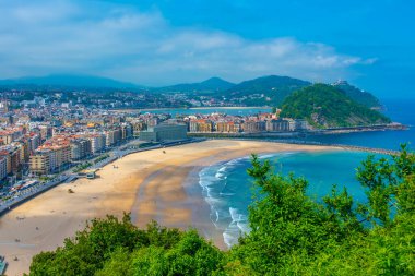 İspanyol şehri San Sebastian 'daki Zurriola plajı.