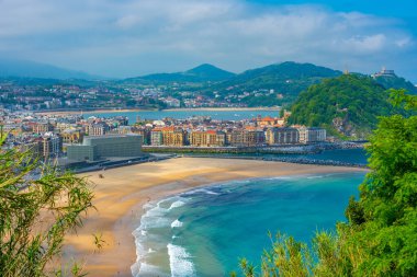 İspanyol şehri San Sebastian 'daki Zurriola plajı.