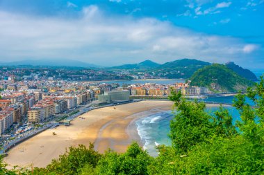 İspanyol şehri San Sebastian 'daki Zurriola plajı.