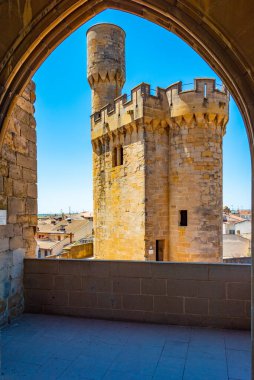 İspanya 'daki Olite Kraliyet Sarayı' nın surları.