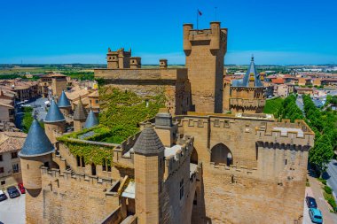 İspanya 'daki Olite Kraliyet Sarayı' nın surları.