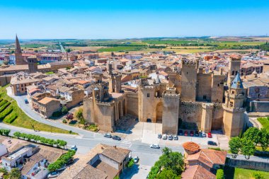 İspanya 'daki Olite Kraliyet Sarayı Panorama Manzarası.