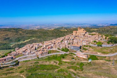 İspanyol tepe köyü Ujue Panorama Manzarası.