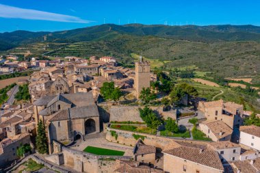 İspanyol köyünün manzarası Sos del Rey Catolico.