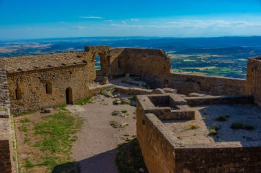 İspanya 'nın Aragon eyaletindeki Loarre kalesi.