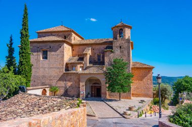 Alquezar, İspanya 'daki San Miguel Başmeleği Kilisesi.