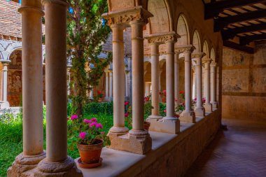 Colegiata de Santa Maria Manastırı İspanyol köyü Alquezar Belediye Başkanı.