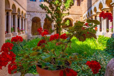 Colegiata de Santa Maria Manastırı İspanyol köyü Alquezar Belediye Başkanı.