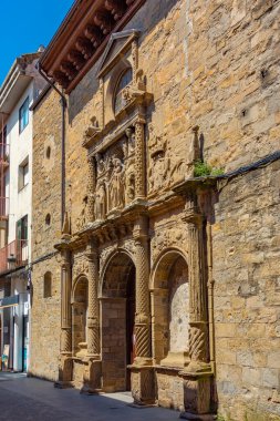 İspanyol kasabası Jaca 'daki Carmen Kilisesi..