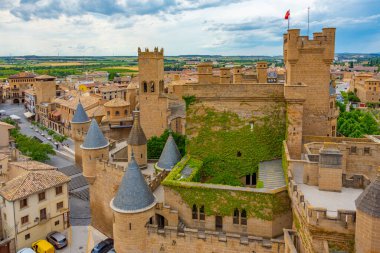 İspanya 'daki Olite Kraliyet Sarayı' nın surları.