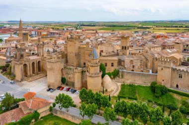 İspanya 'daki Olite Kraliyet Sarayı Panorama Manzarası.