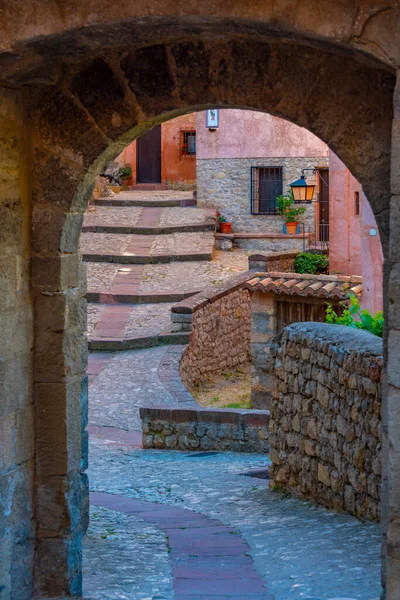 Μεσαιωνικός Δρόμος Στην Παλιά Πόλη Του Albarracin Ισπανία — Φωτογραφία Αρχείου