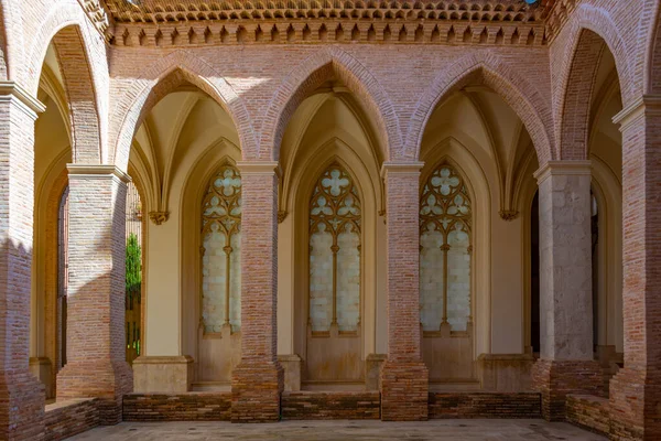 西班牙特鲁埃尔圣佩德罗教堂的修院 — 图库照片