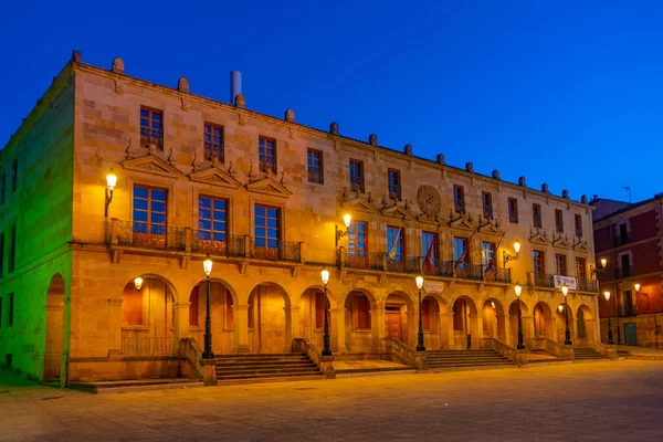 Spanya Daki Soria Belediye Binasının Gece Manzarası — Stok fotoğraf