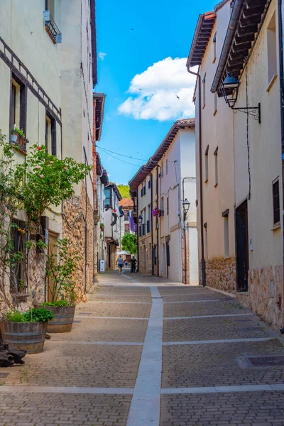 Spanya Nın Eski Covarrubias Kasabasındaki Ortaçağ Caddesi — Stok fotoğraf
