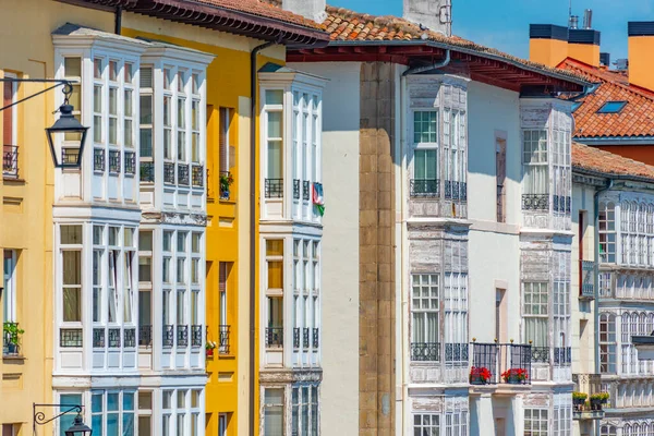 Kleurrijke Gevels Van Huizen Spaanse Stad Vitoria Gasteiz — Stockfoto
