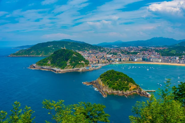 Monte Igueldo, İspanya 'dan San Sebastian' ın Panorama manzarası.