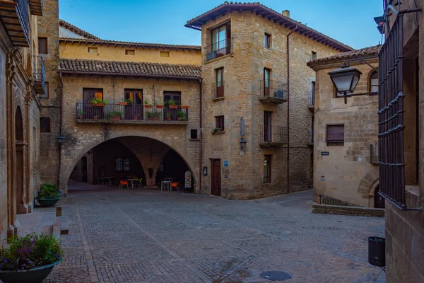 Vista Del Amanecer Una Calle Medieval Pueblo Español Sos Del —  Fotos de Stock