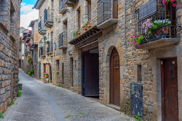 Strada Medievale Nel Villaggio Spagnolo Ainsa — Foto Stock