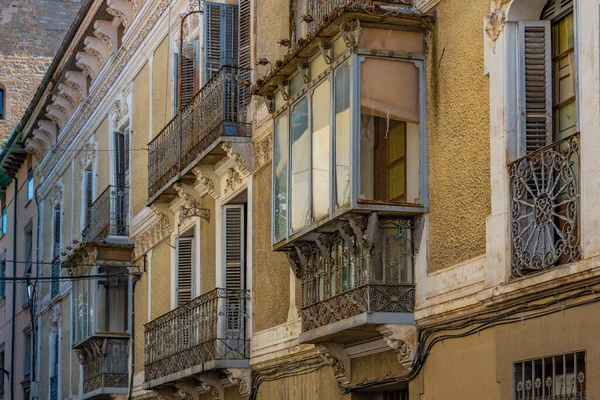 Bunte Häuserfassaden Der Spanischen Stadt Jaca — Stockfoto