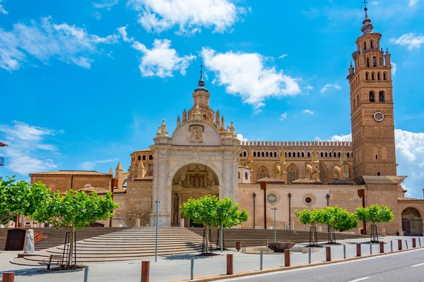 İspanyol kasabası Tarazona 'daki Santa Maria de la Huerta Katedrali.