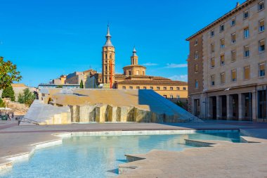 Fuente de la hispanidad, Zaragoza, İspanya.