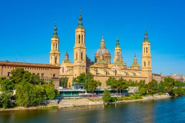 İspanya, Zaragoza 'daki Basilica de nuestra senora de pilar..