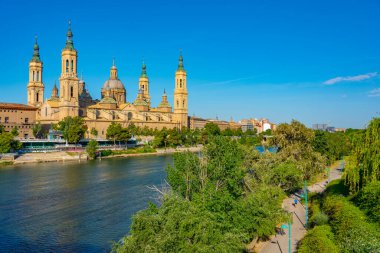 İspanya, Zaragoza 'daki Basilica de nuestra senora de pilar..