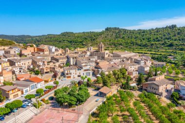 Vallbona de les Monges, İspanya 'nın hava manzarası.