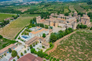 İspanya 'daki Santes Creus Manastırı' nın havadan görünüşü.