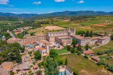 İspanya 'daki Santes Creus Manastırı' nın havadan görünüşü.