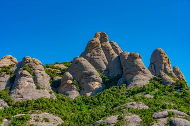 İspanya 'daki Parc Doğal de la Muntanya de Montserrat' ta kaya oluşumları.