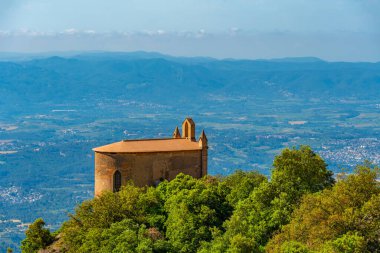 İspanya 'daki Montserrat dağında Ermita de Sant Joan.