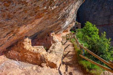 İspanya 'daki Montserrat dağında Ermita de Sant Onofre.