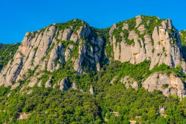 İspanya 'daki Parc Doğal de la Muntanya de Montserrat' ta kaya oluşumları.