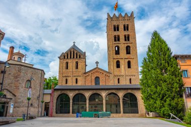 İspanya 'daki Santa Maria de Ripoll Manastırı.